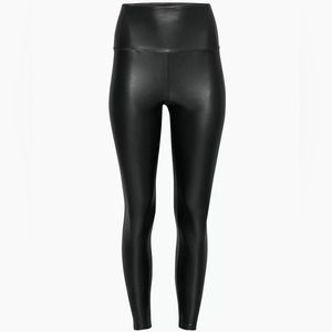 Daria Pant | Wilfred Free